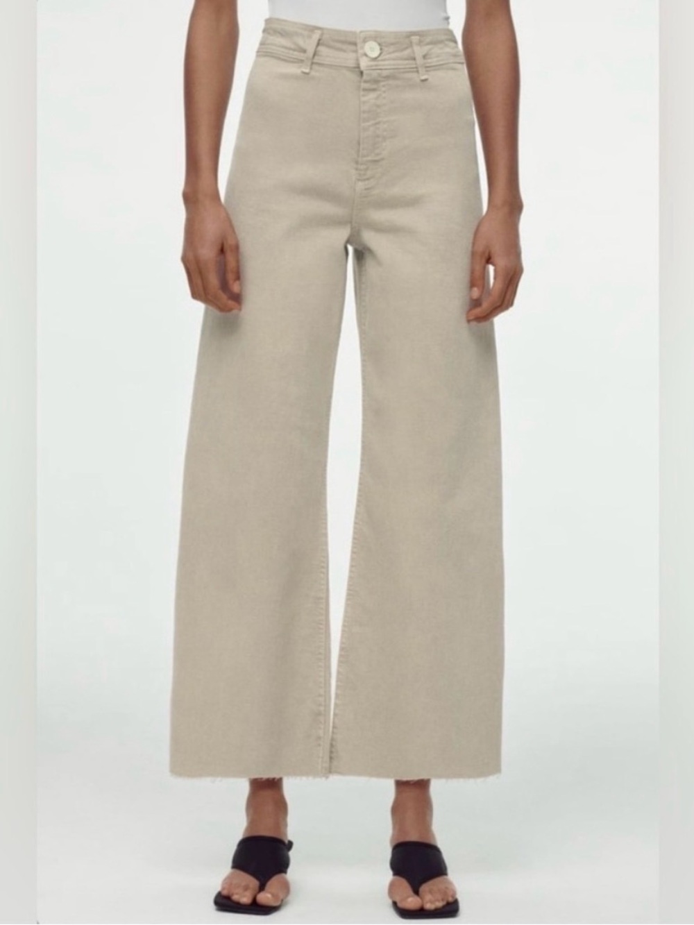 Zara Marine Wide-Leg High-Rise Jeans in Light Beige. Size 6.